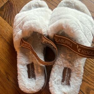 Kookaburra by Ugg slippers